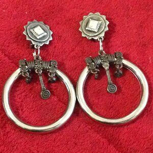 **SALE** Rare Vintage Robert Rose Dangle Silver Tone Clip Back Earrings
